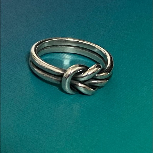 James Avery retired Lovers Knot Ring, Size 6.5 - Picture 6 of 10